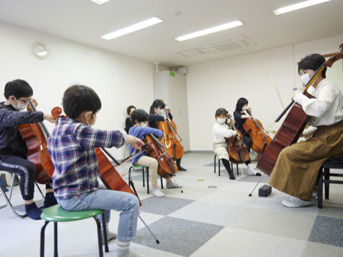 チェロのレッスン